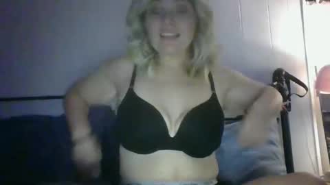 Baylee online show from 11/30/25, 07:56