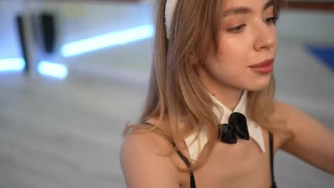  JETT  DENI  online show from 03/12/25, 10:28