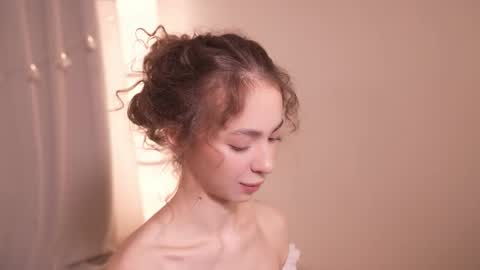  JETT  DENI  online show from 12/14/25, 09:41