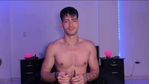 Valentino online show from 01/29/25, 09:07