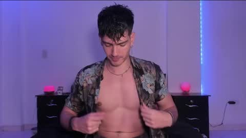 Valentino online show from 02/01/25, 11:37