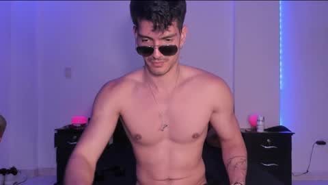 Valentino online show from 02/09/25, 12:17