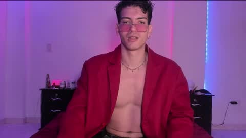 Valentino online show from 02/14/25, 09:53