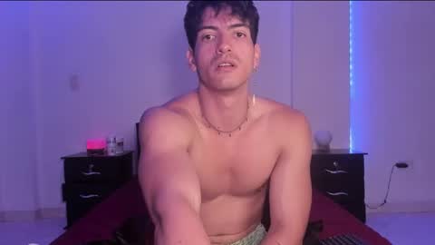 Valentino online show from 03/06/25, 09:53