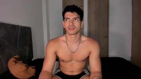 Valentino online show from 09/20/25, 09:49