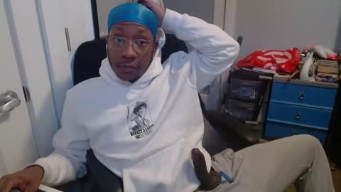 Snapshot of bbc_elrey chatting on 02/19/26, 07:54 Racks online show from 02/19/26, 07:54