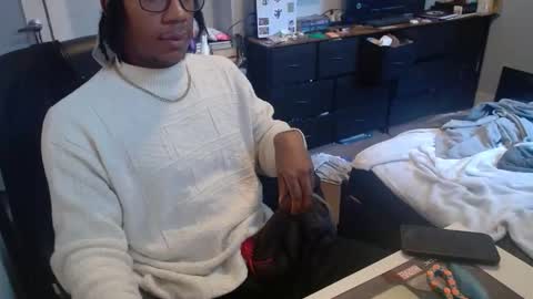 Snapshot of bbc_elrey chatting on 02/23/26, 09:01 Racks online show from 02/23/26, 09:01