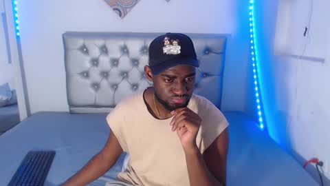 Andrew  online show from 11/17/25, 06:24