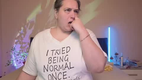 Love online show from 04/23/26, 08:33