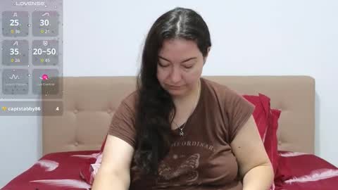 Snapshot of bbw_milf_4u chatting on 10/31/25, 08:26 Emma online show from 10/31/25, 08:26