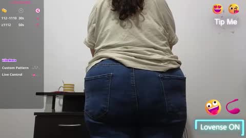 Snapshot of bbw_milf_4u chatting on 11/27/25, 12:18 Emma online show from 11/27/25, 12:18