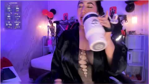 Snapshot of bbwcloe chatting on 10/29/25, 04:59 Cloe online show from 10/29/25, 04:59