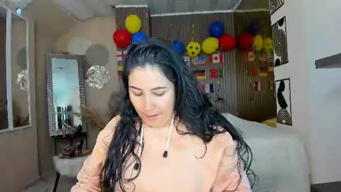Snapshot of bbwluxurymuse chatting on 06/20/26, 12:08 bbwluxurymuse online show from 06/20/26, 12:08
