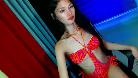Snapshot of bby_zemira chatting on 05/17/26, 12:56 URE BBY ZEMIRA online show from 05/17/26, 12:56