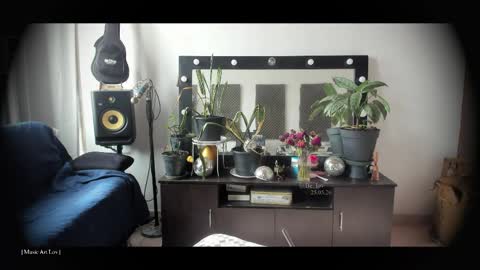 Snapshot of be_lov chatting on 05/25/26, 08:26 Call me Bells Next Stream on Wednesday Feb 26 online show from 05/25/26, 08:26