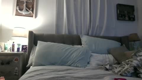 Emma online show from 10/10/25, 05:17