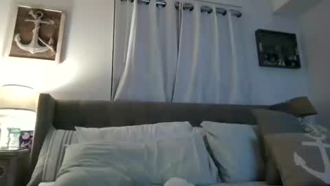 Emma online show from 10/16/25, 04:24