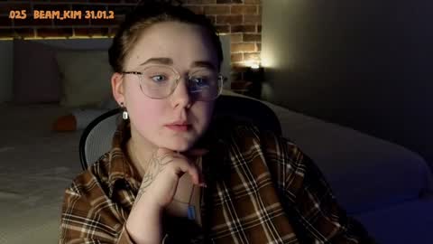 kim3 INDEPENDENT MODEL online show from 02/04/25, 10:24