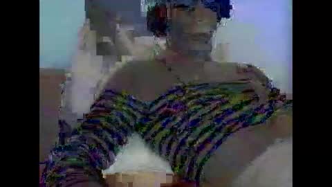 Snapshot of bear14250949 chatting on 10/07/25, 09:28 bear14250949 online show from 10/07/25, 09:28