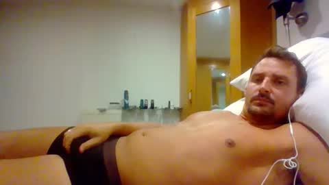 Snapshot of bearboudior chatting on 10/10/25, 02:38 bearboudior online show from 10/10/25, 02:38