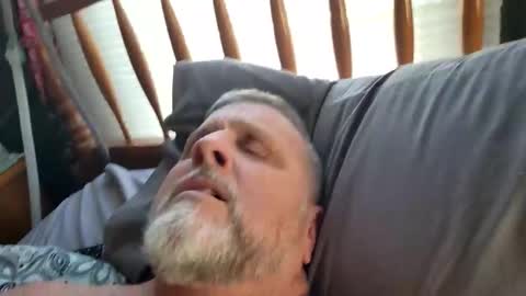 Snapshot of bearchubb99 chatting on 12/21/25, 07:43 bearchubb99 online show from 12/21/25, 07:43