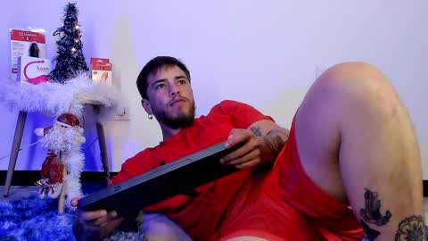 Snapshot of beard_xox chatting on 12/14/24, 09:24 beard_xox online show from 12/14/24, 09:24