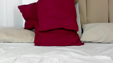 Snapshot of beard_xox chatting on 03/08/25, 09:40 beard_xox online show from 03/08/25, 09:40