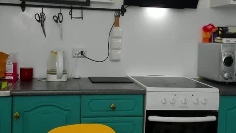 Zeus online show from 04/22/26, 12:46