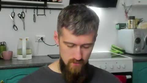 Snapshot of bearded_legend chatting on 08/04/26, 10:56 Zeus online show from 08/04/26, 10:56