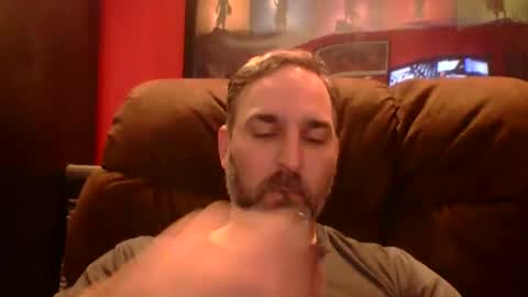 Snapshot of beardedambition chatting on 10/30/25, 07:14 beardedambition online show from 10/30/25, 07:14