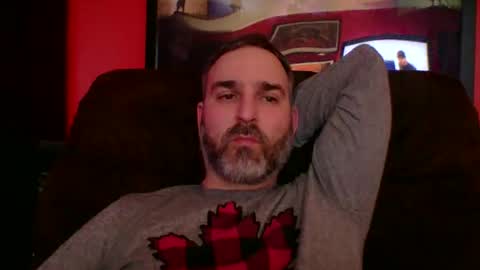 Snapshot of beardedambition chatting on 12/16/25, 01:43 beardedambition online show from 12/16/25, 01:43