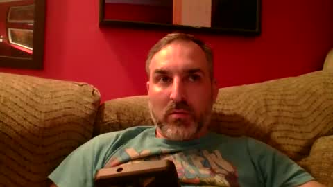 Snapshot of beardedambition chatting on 06/11/26, 12:43 beardedambition online show from 06/11/26, 12:43