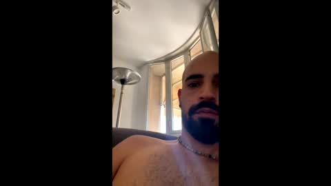Ask me online show from 10/07/25, 10:01