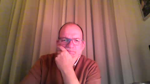 Snapshot of beardman916444 chatting on 01/29/25, 06:28 Beardman online show from 01/29/25, 06:28