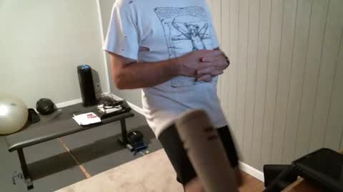 Snapshot of bearfer chatting on 09/17/25, 02:02 bearfer online show from 09/17/25, 02:02