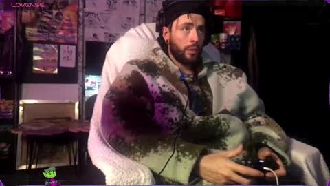 Snapshot of beastbxy chatting on 12/16/24, 06:32 beast bxy online show from 12/16/24, 06:32