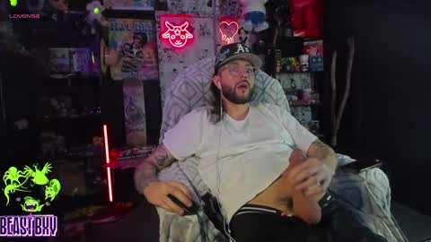 Snapshot of beastbxy chatting on 02/28/25, 07:15 beast bxy online show from 02/28/25, 07:15