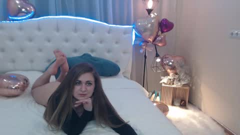 Snapshot of beataangel chatting on 02/19/25, 01:39 beataangel online show from 02/19/25, 01:39