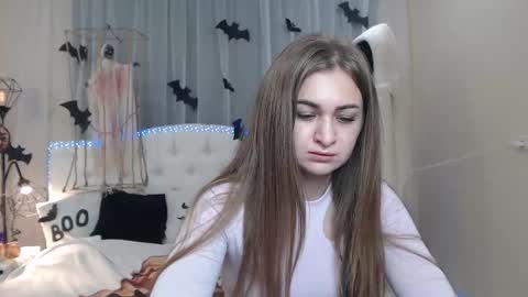 Snapshot of beataangel chatting on 10/19/25, 06:14 beataangel online show from 10/19/25, 06:14