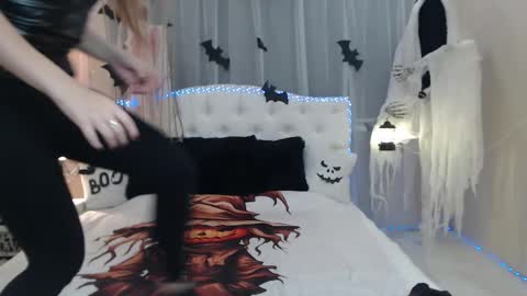 beataangel online show from 10/30/25, 07:54