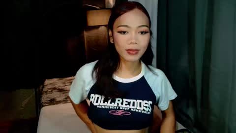 Snapshot of beatrice_luna chatting on 05/18/26, 10:32 beatrice_luna online show from 05/18/26, 10:32