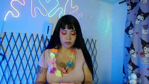 Snapshot of beautibellah chatting on 06/12/26, 12:42 beautibellah online show from 06/12/26, 12:42
