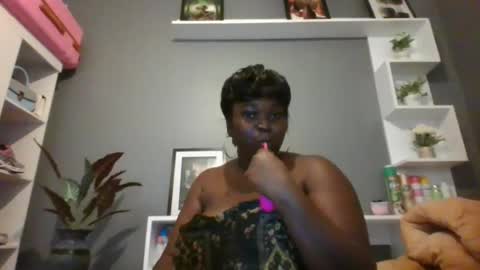 Snapshot of beautie699392 chatting on 02/03/25, 02:34 Lil stunner online show from 02/03/25, 02:34