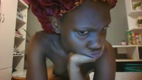 Snapshot of beautie699392 chatting on 02/03/25, 05:35 Lil stunner online show from 02/03/25, 05:35