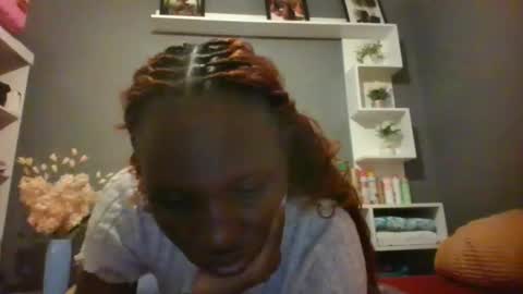 Snapshot of beautie699392 chatting on 10/12/25, 05:56 Lil stunner online show from 10/12/25, 05:56