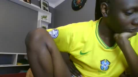 Snapshot of beautie699392 chatting on 11/09/25, 09:13 Lil stunner online show from 11/09/25, 09:13