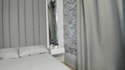 Snapshot of beautifulgirl4u_ chatting on 06/11/26, 02:00 online show from 06/11/26, 02:00