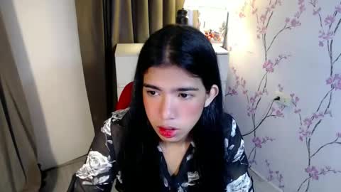 Snapshot of beautifultrixie chatting on 12/15/25, 05:01 TRIXIE online show from 12/15/25, 05:01