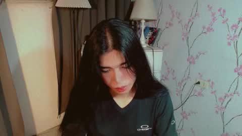 Snapshot of beautifultrixie chatting on 12/17/25, 11:38 TRIXIE online show from 12/17/25, 11:38