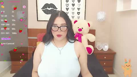 Snapshot of beautty_pink chatting on 12/13/24, 03:11 beautty_pink online show from 12/13/24, 03:11